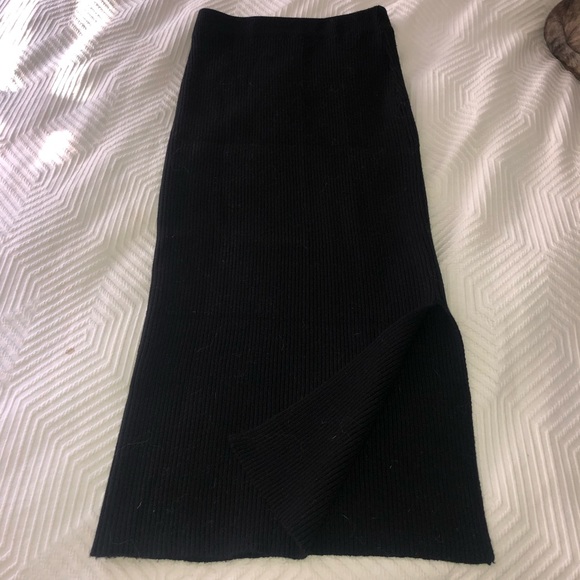 Black Pencil Skirt with Small Slit - Picture 3 of 3